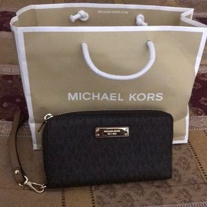 Michael Kors Wristlet